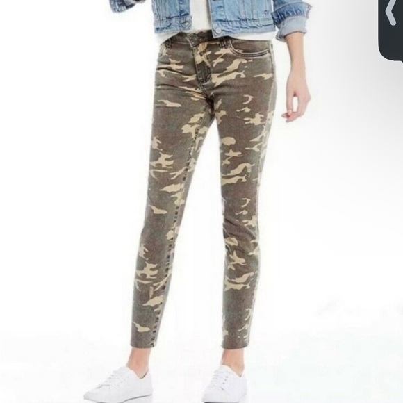 KUT FROM THE CLOTH Distressed Connie High-rise Camo Skinny Pants in Camo Size 4 - Picture 1 of 10